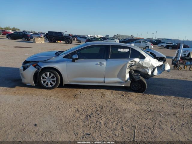 Toyota Corolla Le Image 17