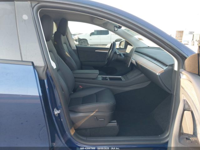 Tesla Model Y Long Range Dual Motor All-wheel Drive Image 3