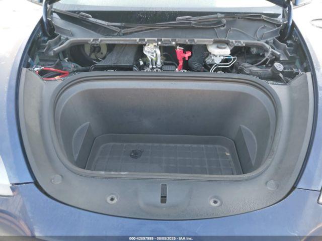 Tesla Model Y Long Range Dual Motor All-wheel Drive Image 8