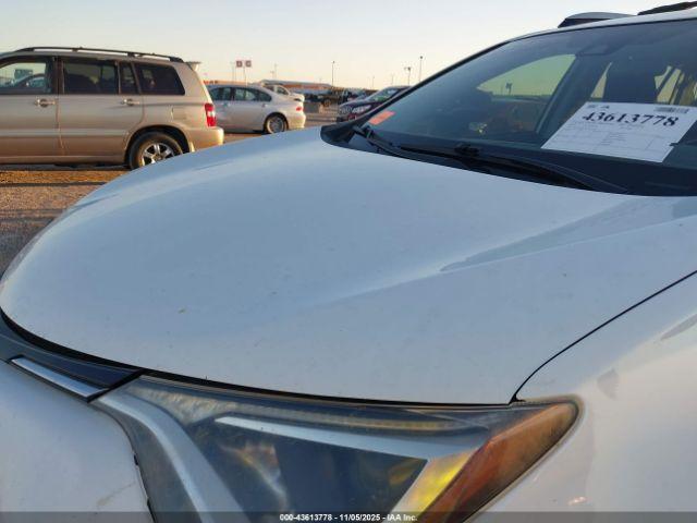 Toyota RAV4 Xle Image 11