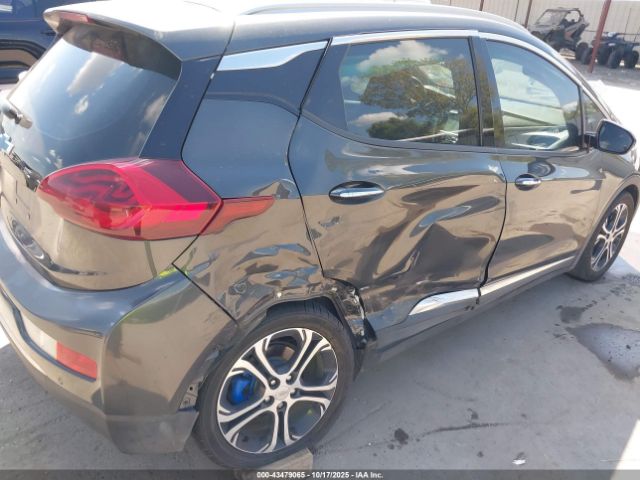 Chevrolet Bolt Premier Image 17