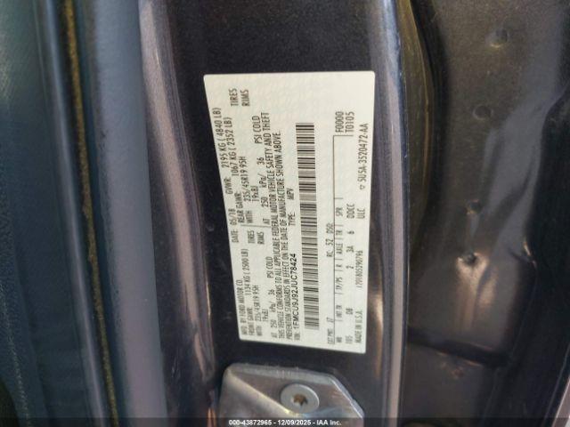 Ford Escape Titanium Image 14