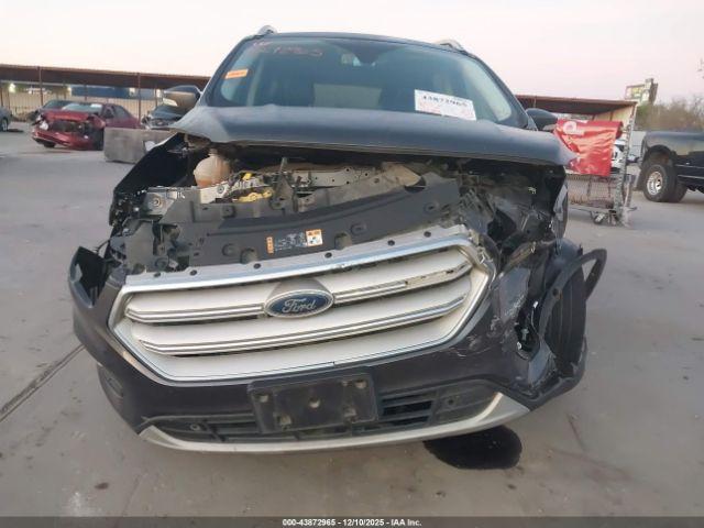 Ford Escape Titanium Image 18