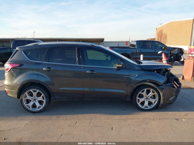 Ford Escape Titanium Image 13