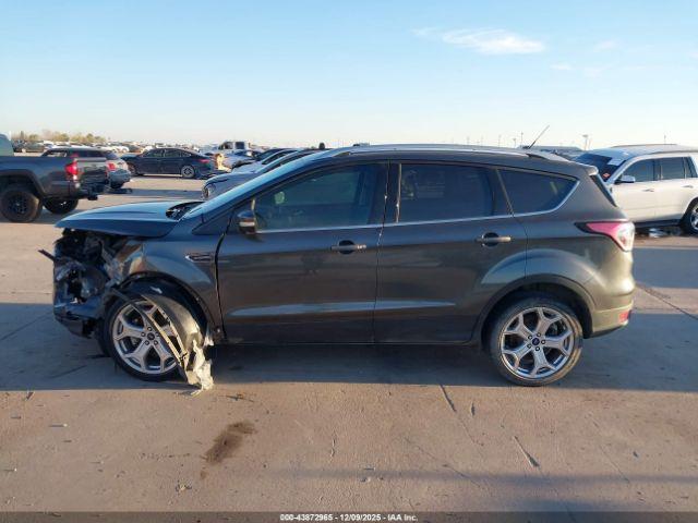 Ford Escape Titanium Image 10