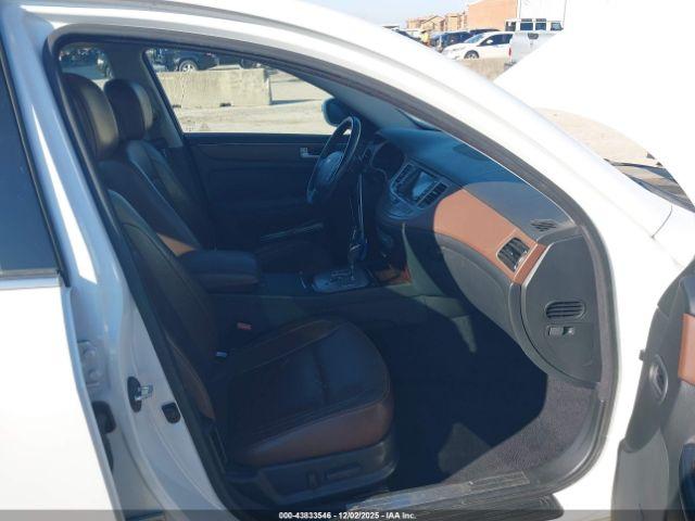 Hyundai Genesis 3.8 Image 4