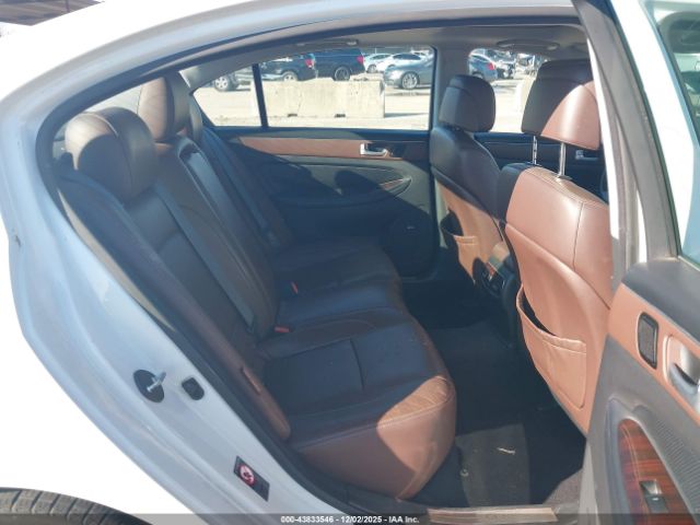 Hyundai Genesis 3.8 Image 11