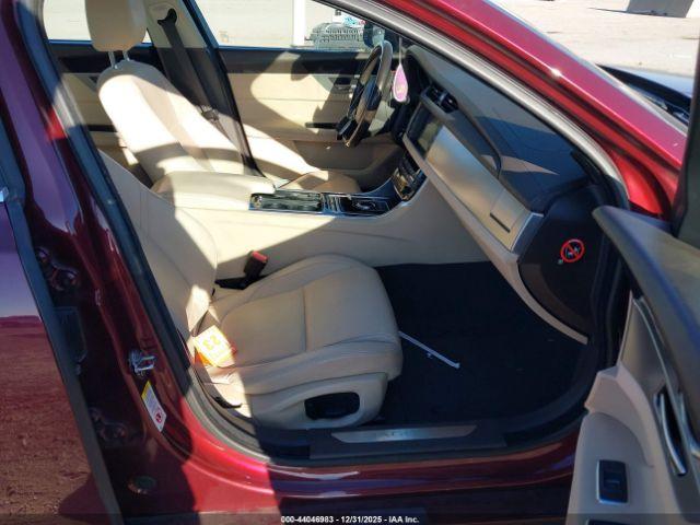 Jaguar XF 35t Premium Image 10