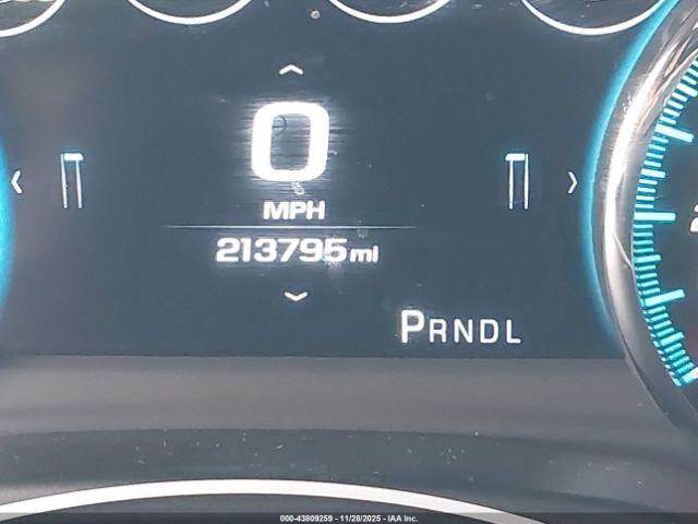 GMC Yukon Denali Image 13