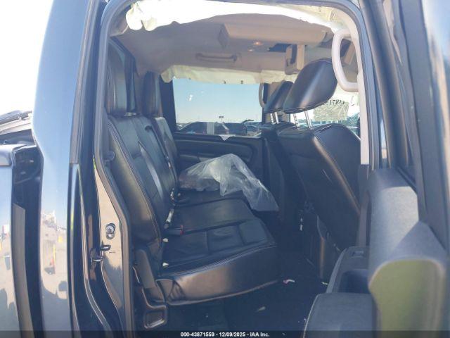 Nissan Titan Pro-4x Image 16