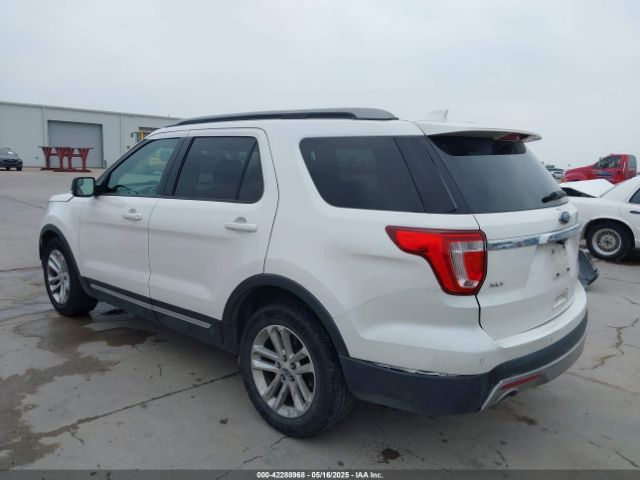 Ford Explorer Xlt Image 15
