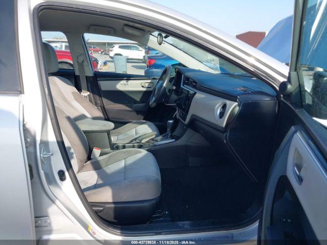 Toyota Corolla Le Image 12