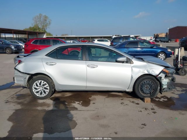 Toyota Corolla Le Image 13