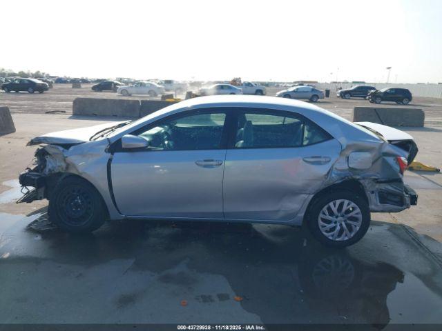 Toyota Corolla Le Image 6