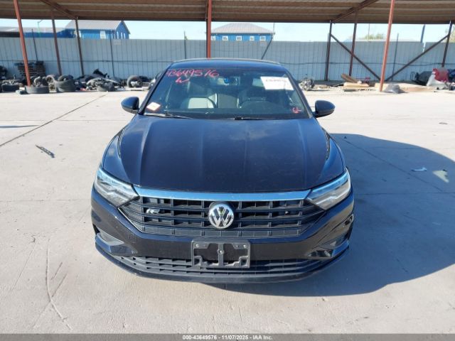 Volkswagen Jetta Image 9