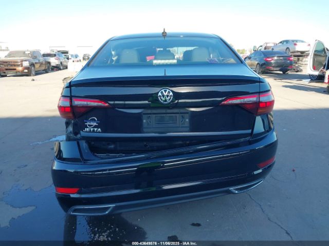 Volkswagen Jetta Image 2