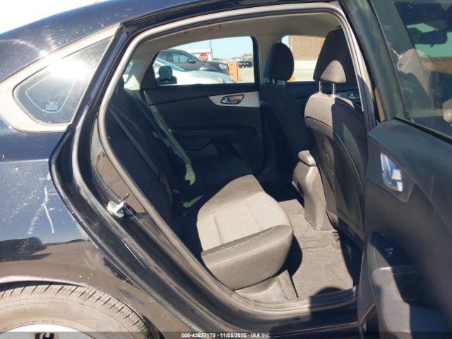 Kia Forte Lx Image 9