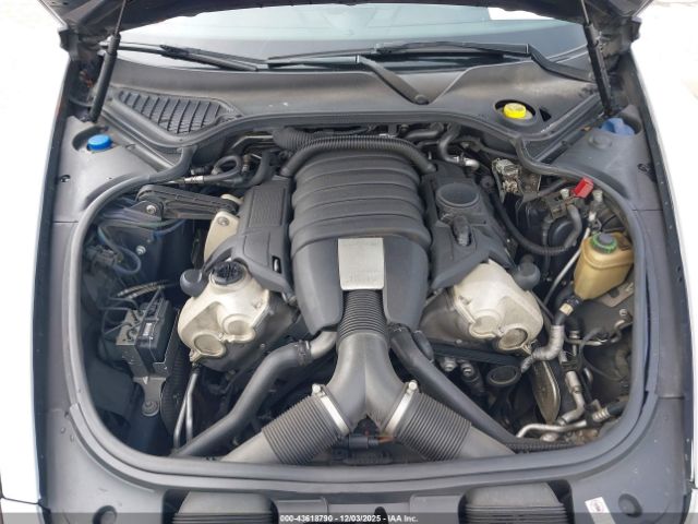 Porsche Panamera 4 Image 15