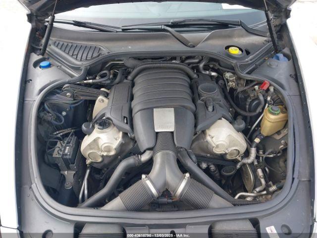 Porsche Panamera 4 Image 15