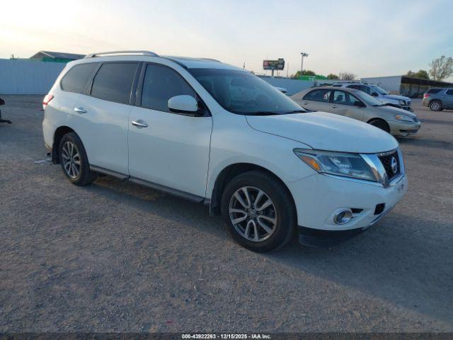  Salvage Nissan Pathfinder