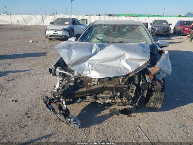 Toyota Corolla Le Image 17