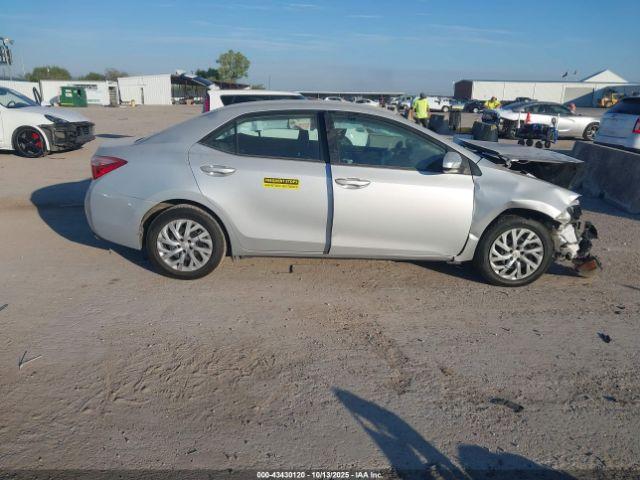 Toyota Corolla Le Image 7