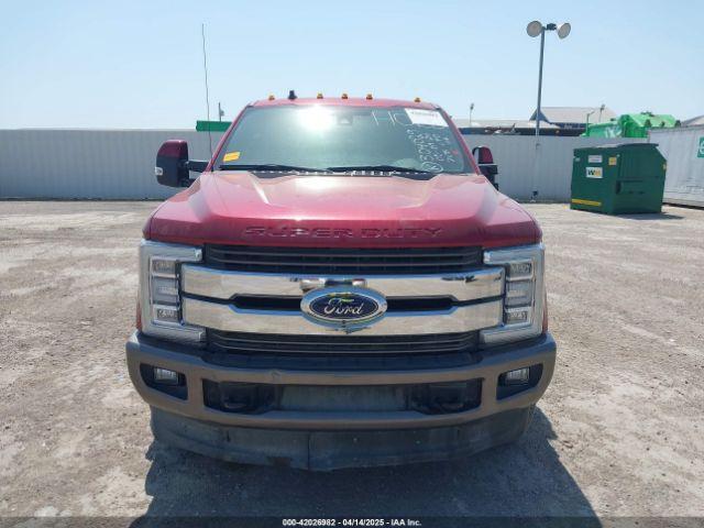 Ford F-350 King Ranch Image 14