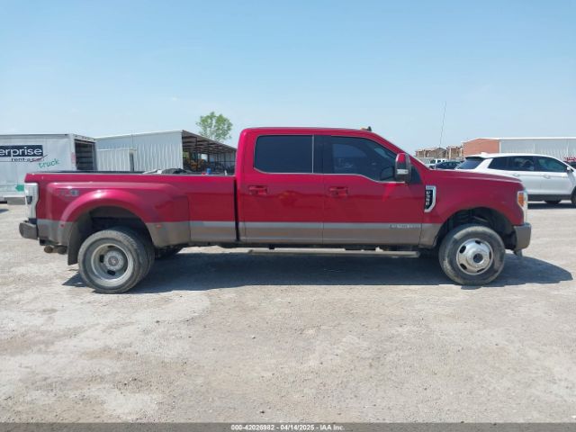 Ford F-350 King Ranch Image 13