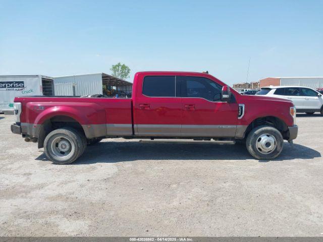 Ford F-350 King Ranch Image 13