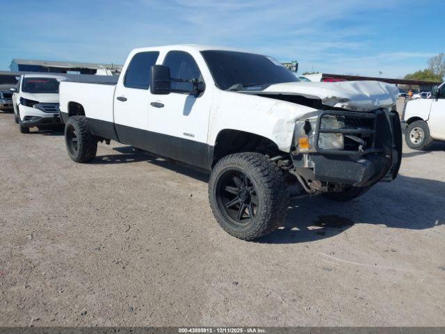  Salvage Chevrolet Silverado 2500