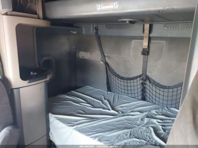 Freightliner Cascadia 125 Image 5