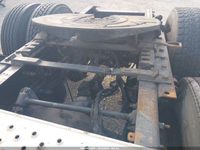 Freightliner Cascadia 125 Image 11