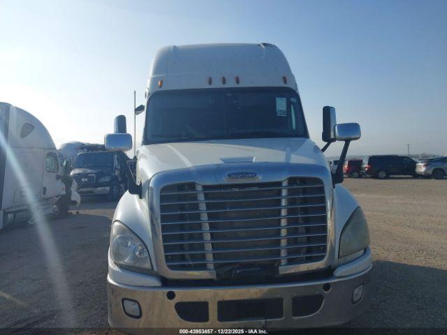 Freightliner Cascadia 125 Image 12