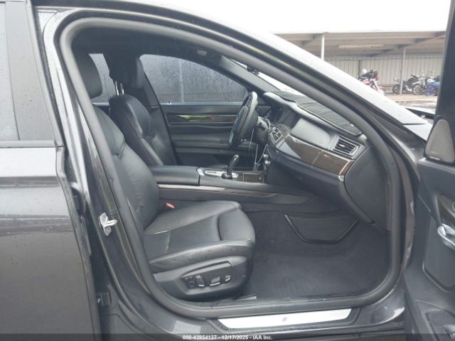 BMW 7 Series Image 4