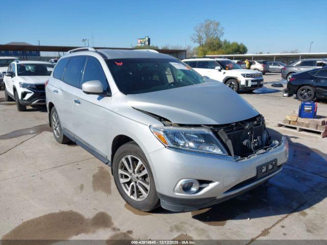  Salvage Nissan Pathfinder