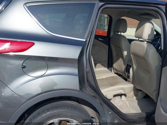 Ford Escape Titanium Image 13