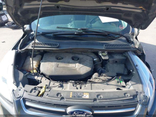 Ford Escape Titanium Image 16