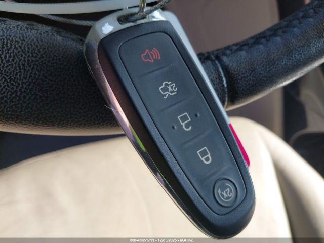 Ford Escape Titanium Image 18