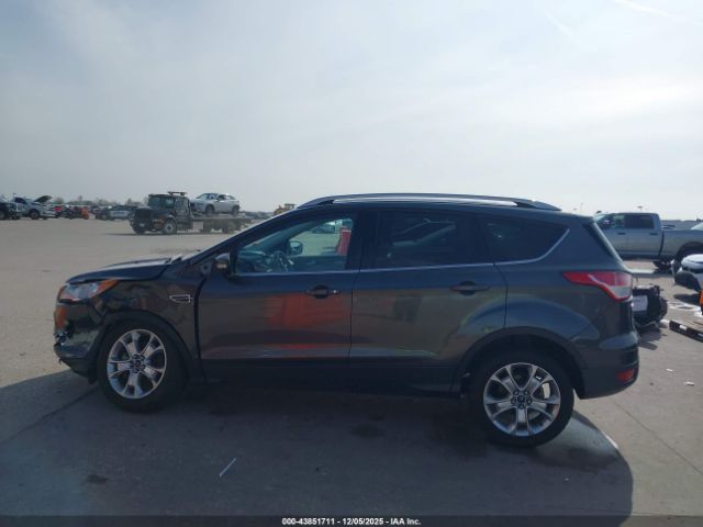 Ford Escape Titanium Image 8