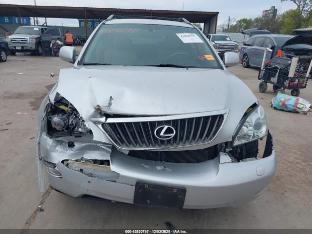 Lexus RX Image 15