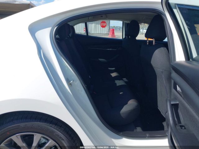 Mazda Mazda3 2.5 S Image 8