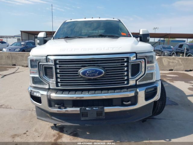 Ford F-450 Lariat Image 2