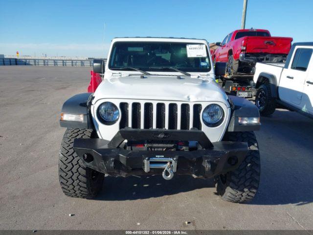 Jeep Wrangler Sahara Altitude 4x4 Image 11