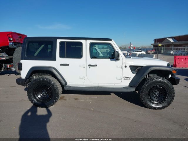Jeep Wrangler Sahara Altitude 4x4 Image 2