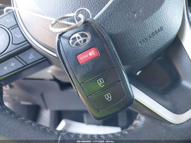 Toyota Corolla Le Image 13