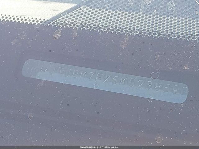 Lexus Gx Premium Image 9