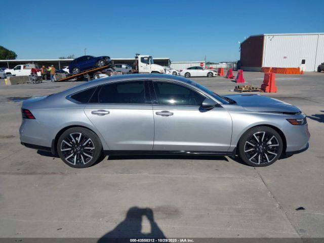 Honda Accord Touring Image 11