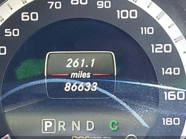 Mercedes-Benz E-Class 4matic Image 17