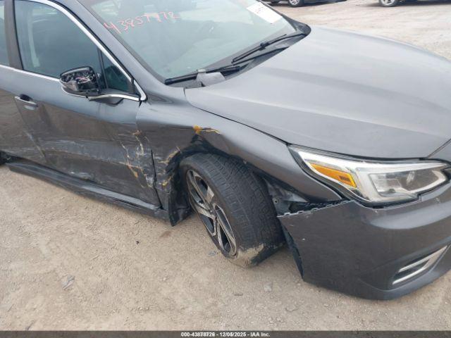 Subaru Legacy Limited Image 4