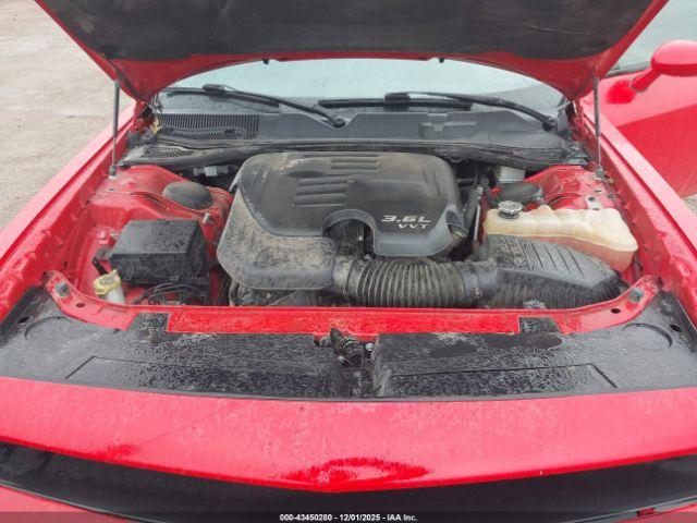 Dodge Challenger Sxt Image 8